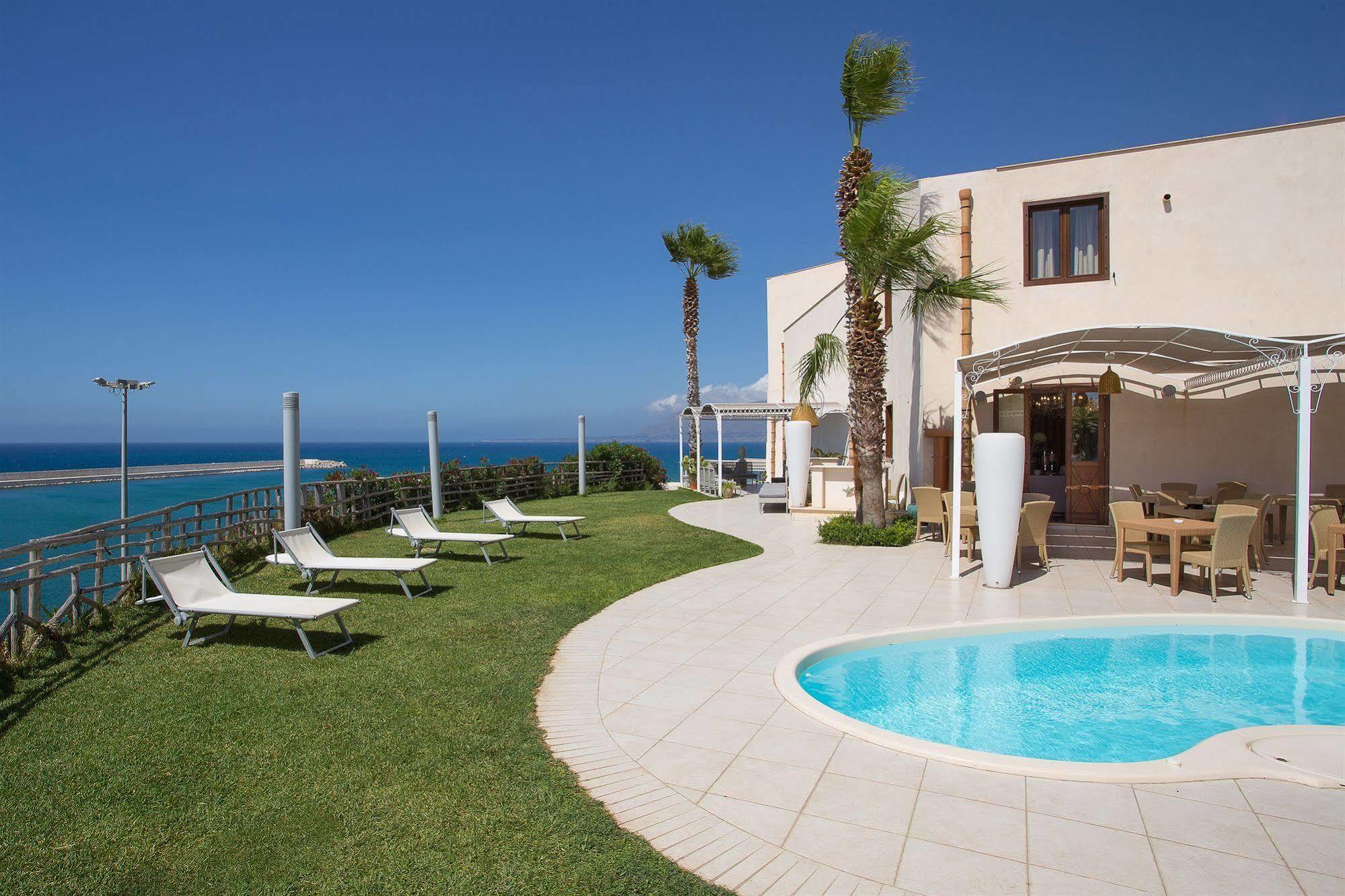 Marina Holiday & Spa Balestrate Exterior photo